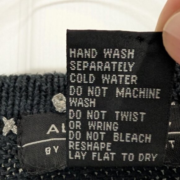 All Points Embroidered Santa Cardigan Womens Size Small Black Winter Full Zip - Picture 5 of 10